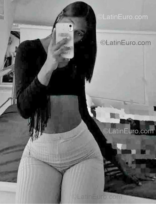 Date this delightful Dominican Republic girl Le from Santo Domingo DO54037