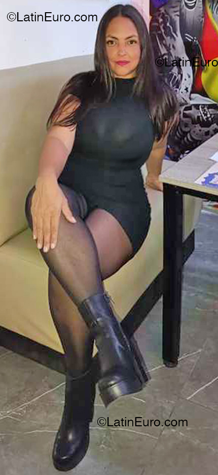 Date this stunning Venezuela girl Yelitza from Caracas VE5144