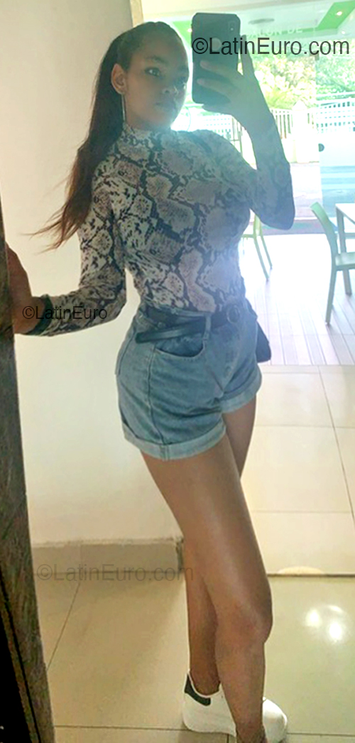 Date this funny Dominican Republic girl Marian from El Seibo DO54513