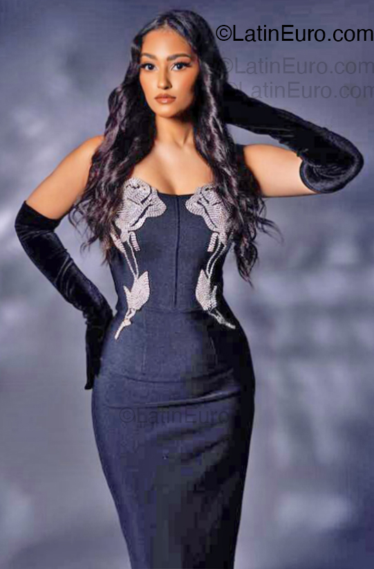 Date this lovely Dominican Republic girl LisMari from Santo Domingo DO54518