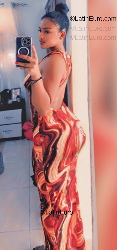 Date this cute Dominican Republic girl Rosalva from Santo Domingo DO54538