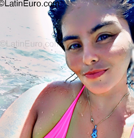 Date this hot Venezuela girl Maria from Caracas VE5207