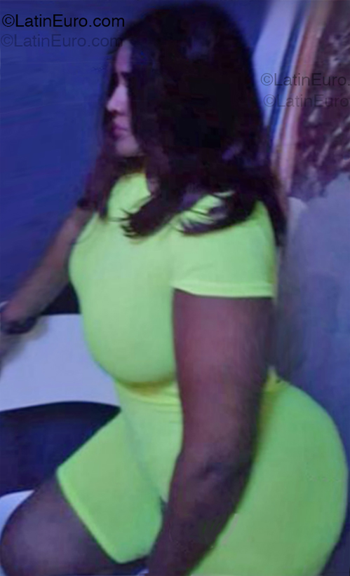 Date this beautiful Dominican Republic girl Nena Sugens from Santo Domingo DO54551