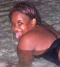 Date this happy Dominican Republic girl Magdanela from Santo Domingo DO54562