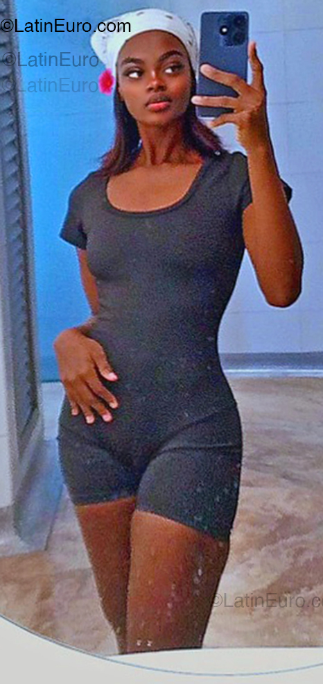 Date this nice looking Colombia girl Yurany from Villavicencio CO33291