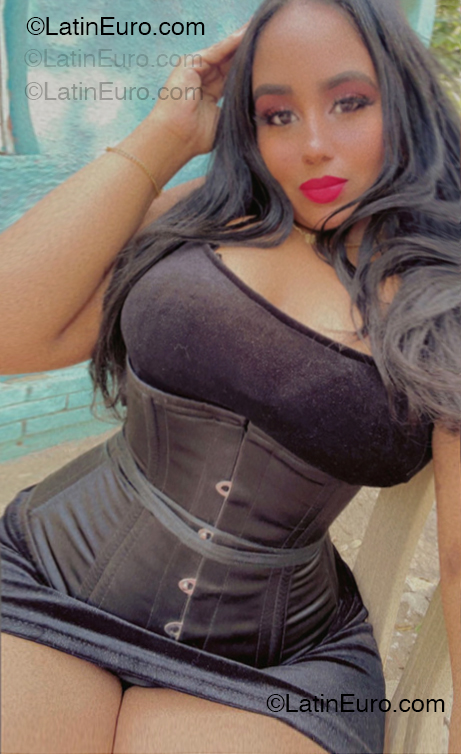 Date this happy Dominican Republic girl Estrella from Estrella DO54938