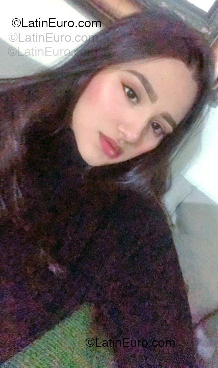 Date this passionate Dominican Republic girl Ely from Santo Domingo DO54984