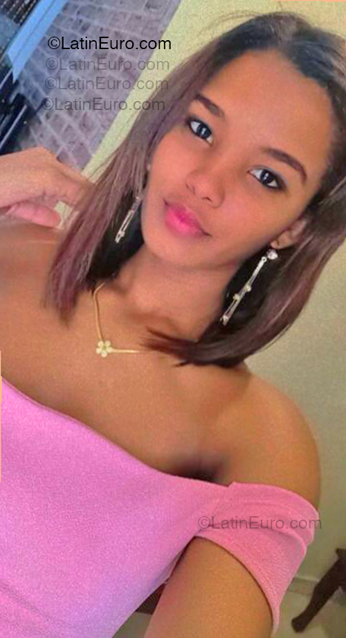 Date this athletic Dominican Republic girl Marialis from  DO54996