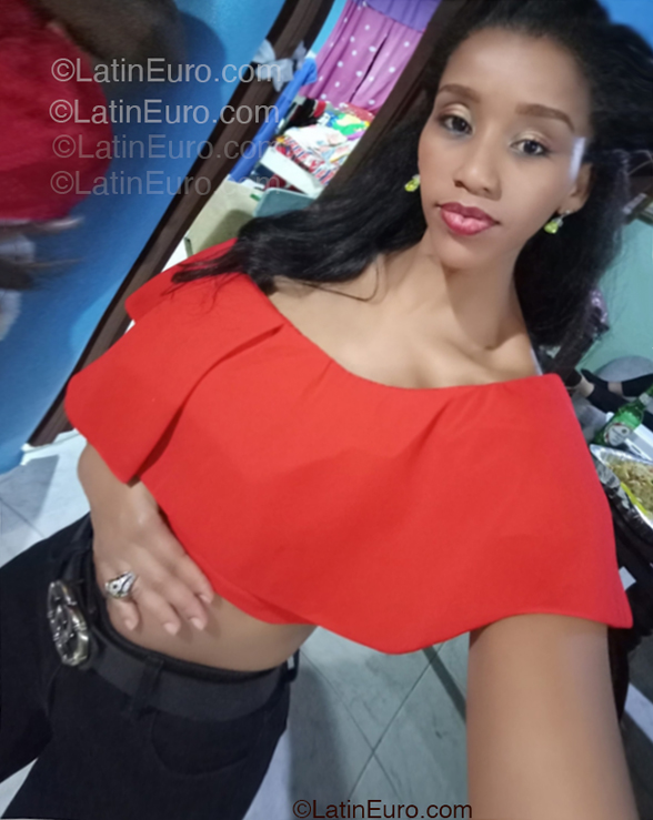 Date this lovely Dominican Republic girl Victoria from Santiago De Los Caballeros DO55011