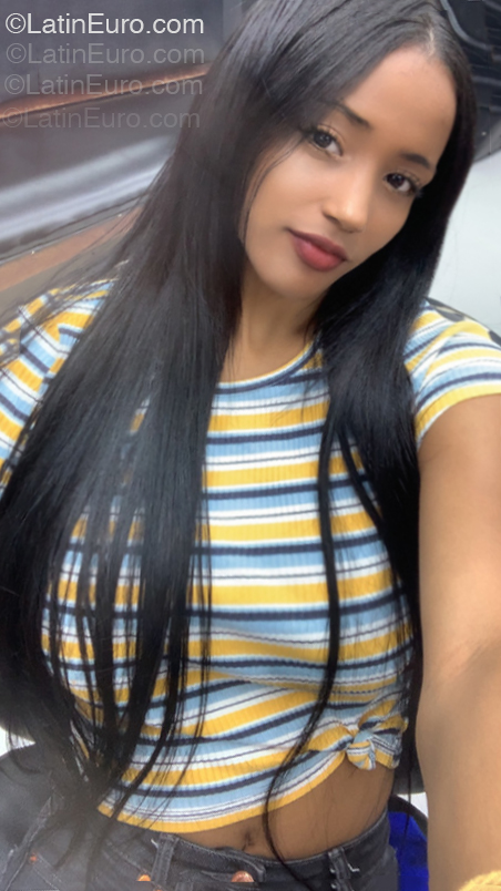Date this stunning Dominican Republic girl Daliz from San Francisco De Macoris DO55021
