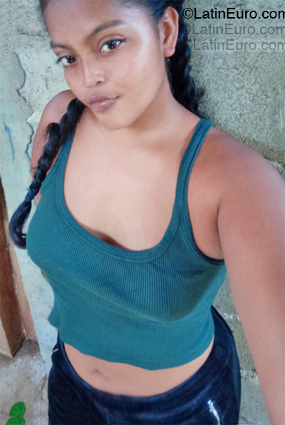 Date this georgeous Panama girl Keysi from Panama PA1415