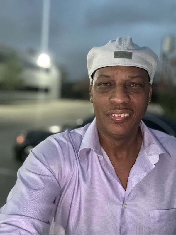 Date this delightful United States man Gregory from Houston US25040