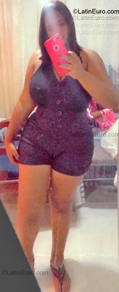Date this stunning Dominican Republic girl Marbel from Santo Domingo DO55061