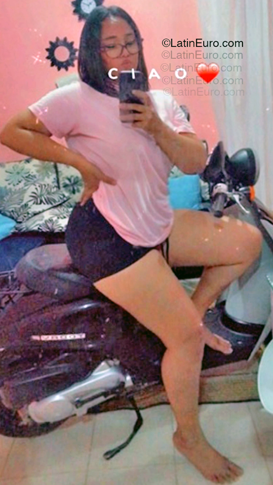 Date this nice looking Dominican Republic girl Tefy from Santo Domingo DO55098