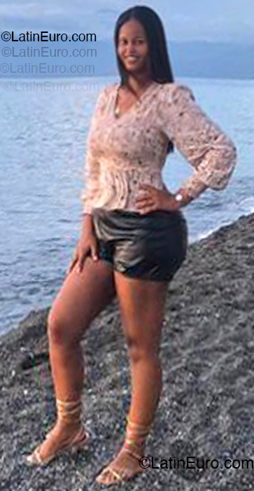 Date this fun Dominican Republic girl Yosira from Santo Domingo DO55119