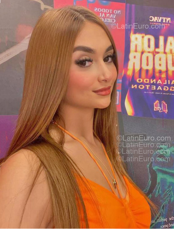 Date this foxy Venezuela girl Maria from Maracaibo VE5306