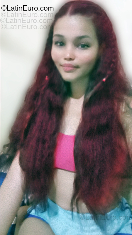 Date this beautiful Dominican Republic girl Laura from Santo Domingo DO55144
