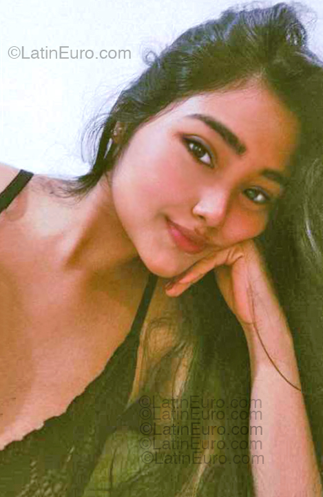 Date this young Colombia girl Mary from Cartagena CO33365