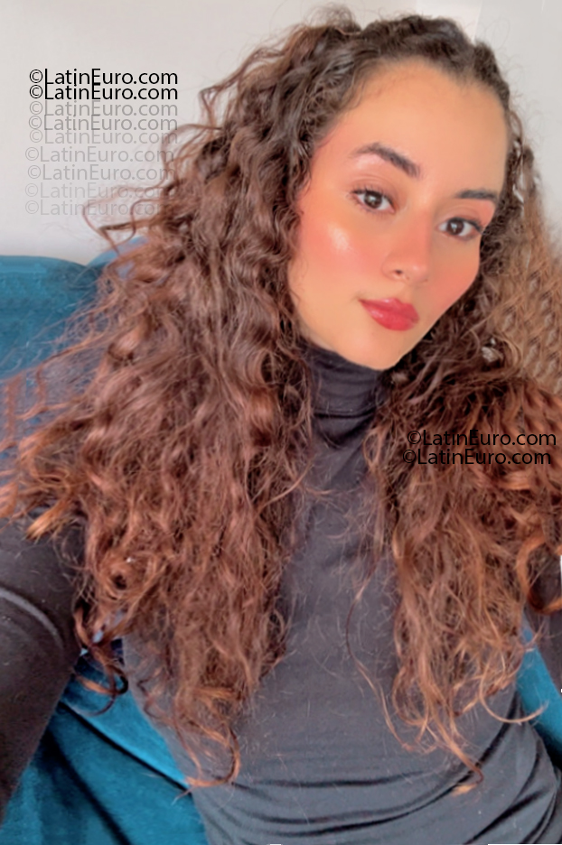 Date this georgeous Colombia girl Melany from Medellin CO33384
