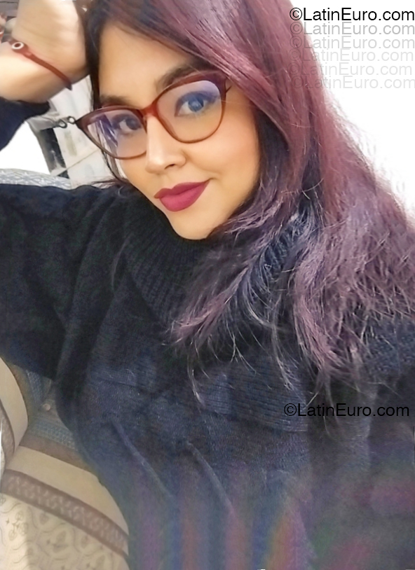 Date this passionate United States girl Fabi from  PE2144