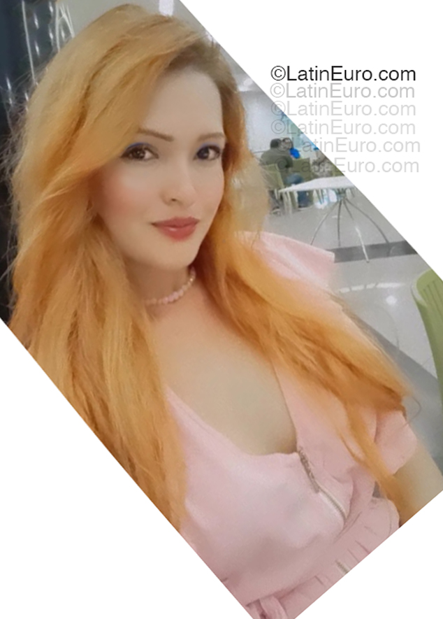 Date this foxy Colombia girl Marjen from Medellin CO33443