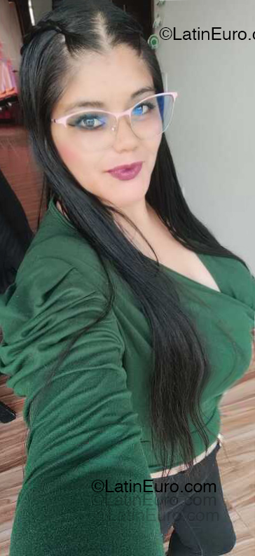 Date this good-looking Colombia girl Xiomara from Zipaquira CO33399
