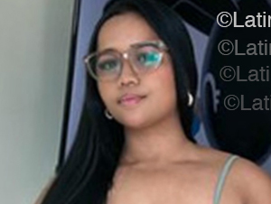 Date this fun Dominican Republic girl Cris from Santiago DO55249