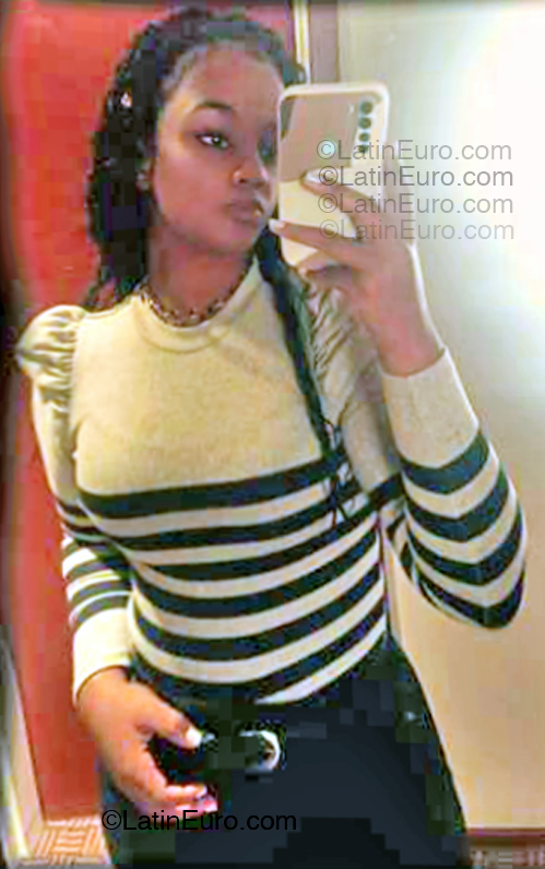 Date this beautiful Dominican Republic girl Adza from Santo Domingo DO55250