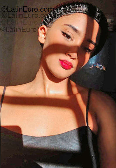 Date this exotic Dominican Republic girl Elena from Santo Domingo DO55261