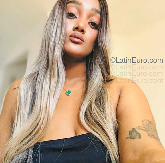 Date this fun Dominican Republic girl Debora from Santiago DO55266
