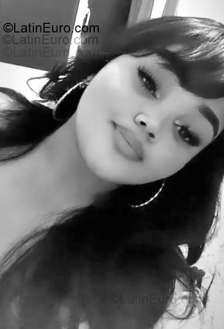 Date this gorgeous Dominican Republic girl Michelle from San Juan De La Maguana DO55290