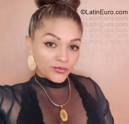 Date this exotic Colombia girl Latina from Bogota CO33441