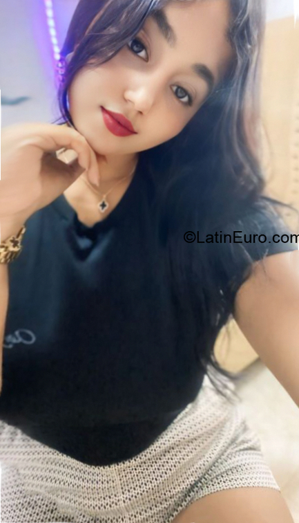 Date this delightful Colombia girl Ross from Cali CO33446