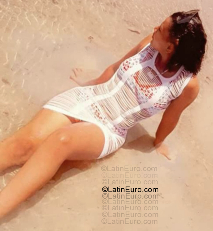 Date this sultry Dominican Republic girl Awilda from Santiago DO55368