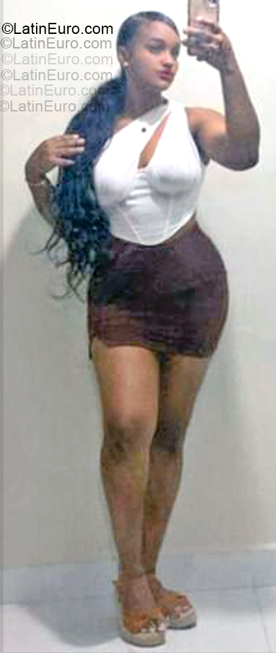 Date this nice looking Dominican Republic girl Ruberlina from Santo Domingo Este DO55369