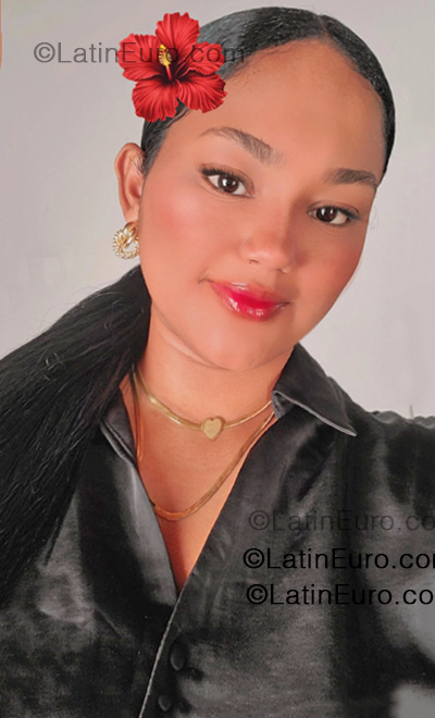 Date this beautiful Venezuela girl Fernanda Mirianny from Caracas VE5331