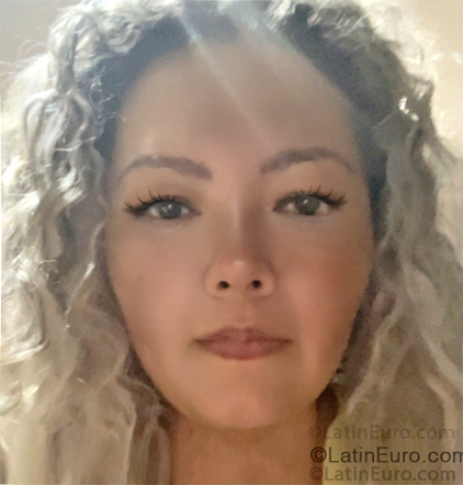 Date this happy Colombia girl Andrea from Cota CO33472