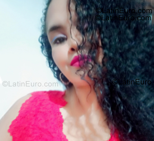 Date this young Colombia girl Lis from Medellin CO33473