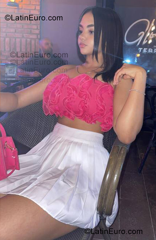 Date this sensual Dominican Republic girl Neny from Santo Domingo DO55433