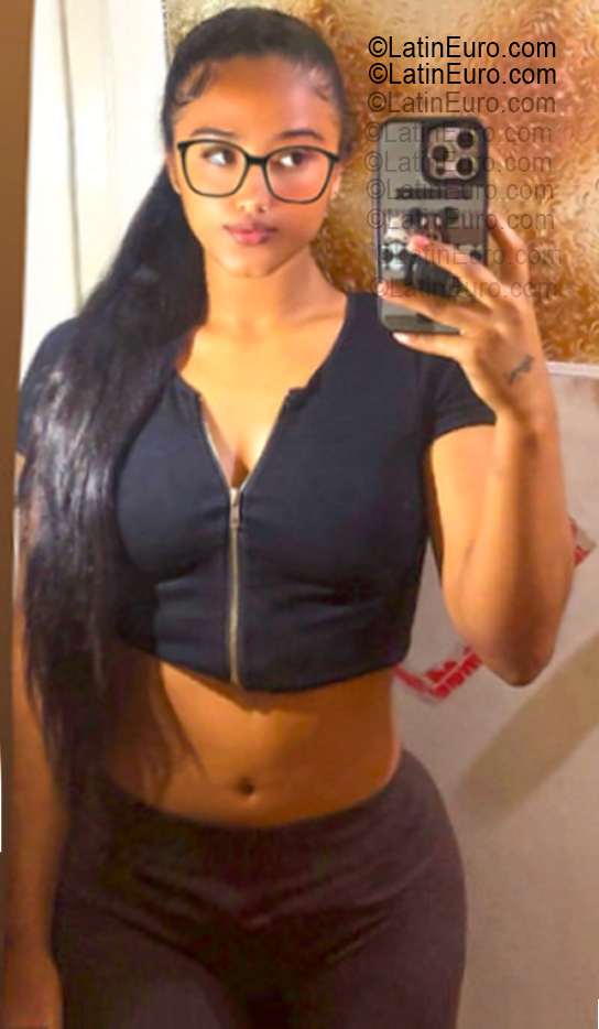 Date this hot Colombia girl Eleanis from Turbo CO33479