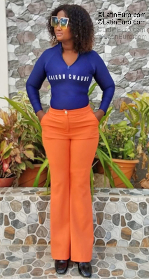 Date this attractive Angola girl Teresa from Luanda AO105