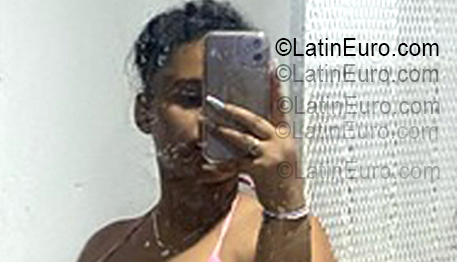 Date this georgeous Dominican Republic girl Reyna from Santo Domingo DO55514