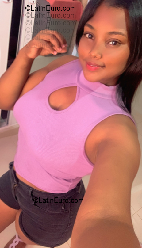 Date this good-looking Dominican Republic girl Yudy from Santo Domingo DO55516