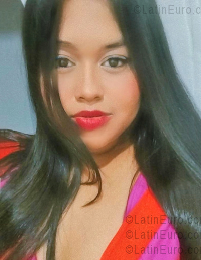 Date this pretty Brazil girl Karolyne from Vila Velha BR12388