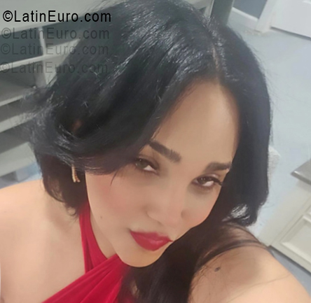 Date this gorgeous United States girl Jiselina from Detroit US25208