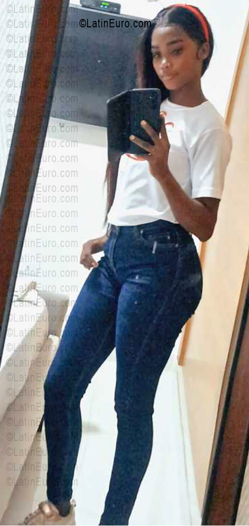 Date this delightful Dominican Republic girl Mar from Santo Domingo DO55614
