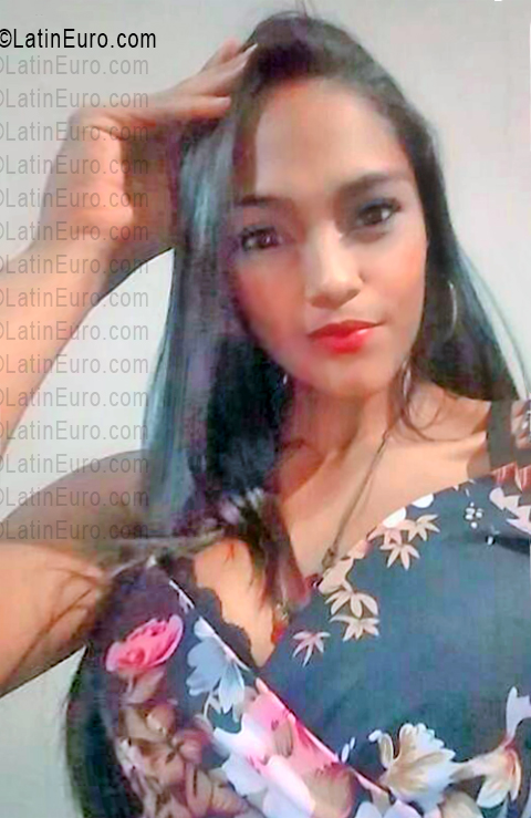 Date this lovely Venezuela girl Hasa from Anzoategui VE5391