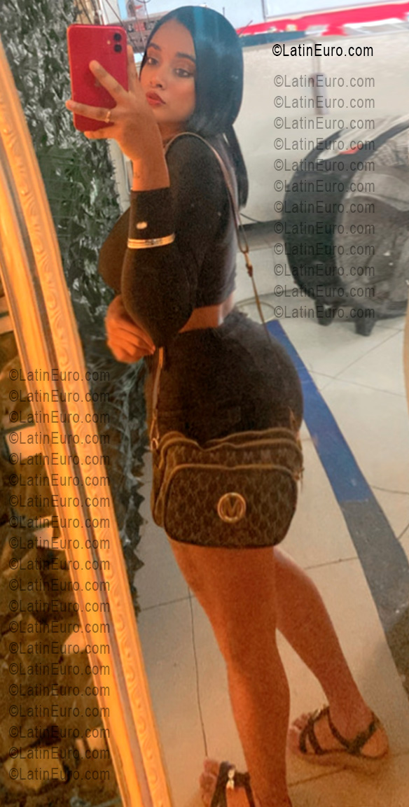 Date this good-looking Dominican Republic girl Gabriela from Santo Domingo DO55658