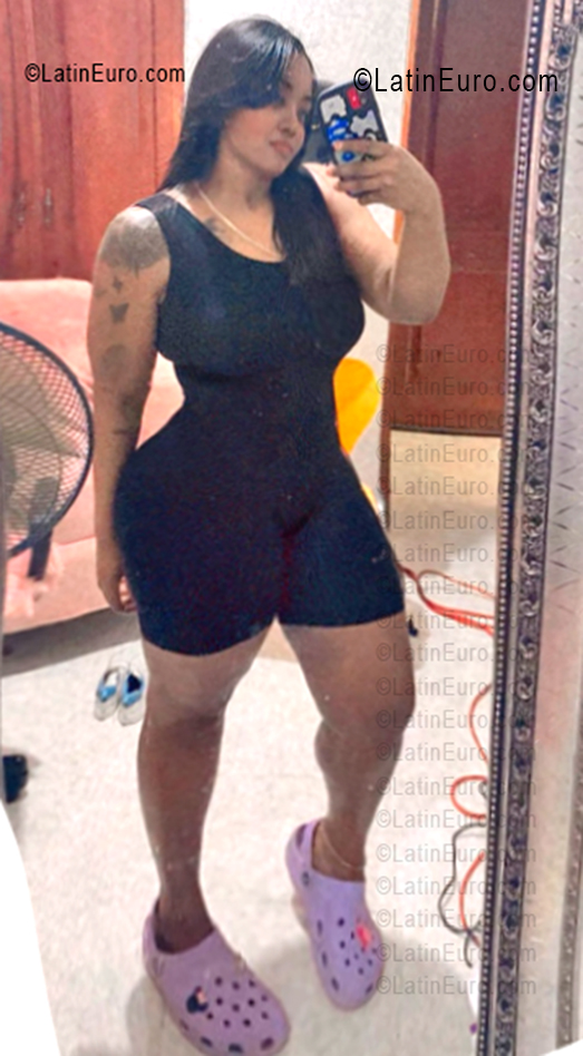 Date this cute Dominican Republic girl Shari from Santo Domingo DO55700