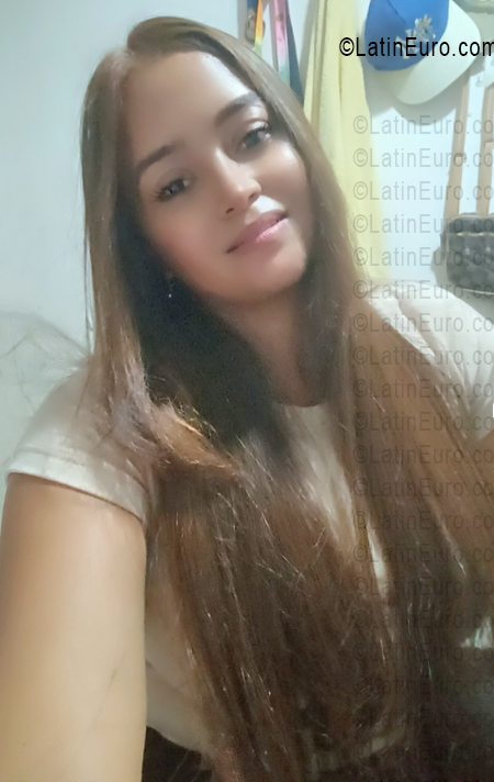 Date this exotic Colombia girl Carolina from Cartagena CO33638